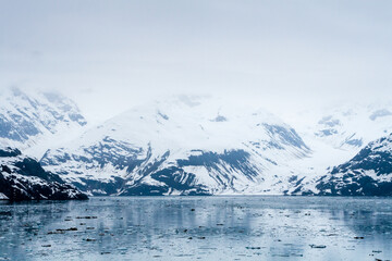 Obraz premium Foggy landscape in Glacier Bay National Park, Alaska