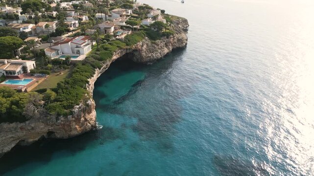 Drone de la cueva de Cala Anguila, playa en zona este de Mallorca, Spain