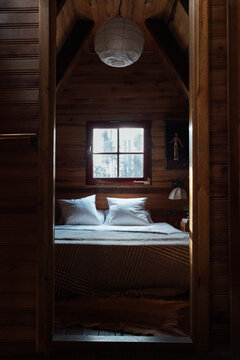 Cozy Little Bedroom in Mountain Cabin