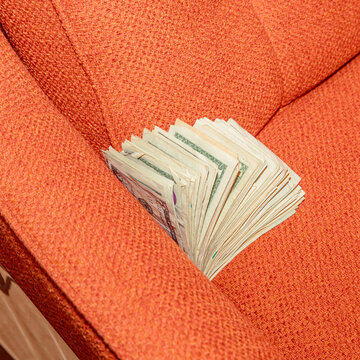 Cash in sofa