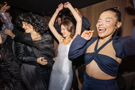 Dancing divas