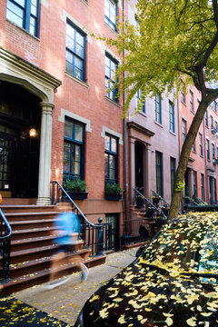 NYC runner city lifestyle 