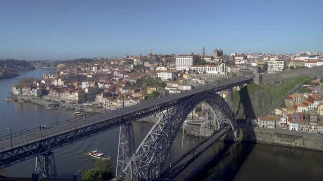 Panoramic view of the Douro River and the iron bridge from above.