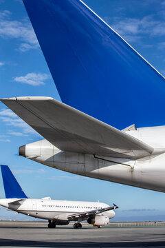 Commercial jets  San Francisco International Airport