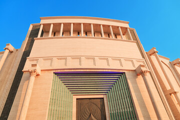 Obraz premium 1 December 2025, Doha, Qatar: Grand entrance of the Katara Cultural Village Amphitheatre showcasing intricate Arab architecture and intricate details