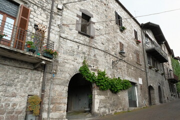 Stone Alleys of Pescarzo