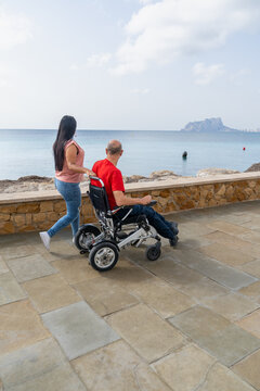 Inclusive outing near the sea for wheelchair users