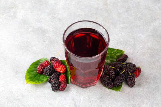 Black mulberry juice, black mulberry extract drink. Turkish name; Karadut suyu