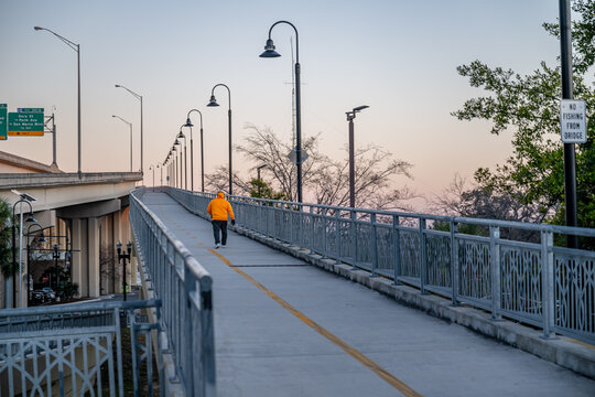 Jacksonville pedestrian walkway over fuller warren bridge