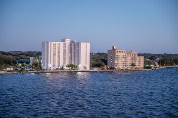 Obraz premium Jacksonville pedestrian walkway over fuller warren bridge