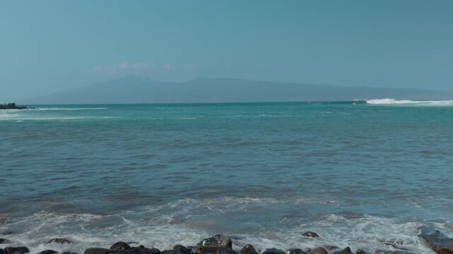 Honolua Bay, Maui, Hawaii. Molokaʻi is in the distance. Pailolo Channel, Pacific Ocean.
