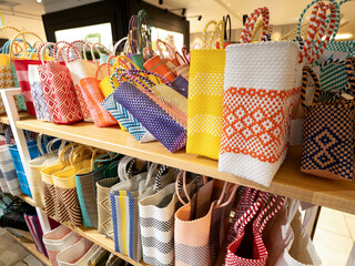 カラフルな編み込みの画ジュアルバッグ