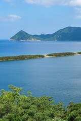 長い砂州が続く甑島の名所の一つである長目の浜