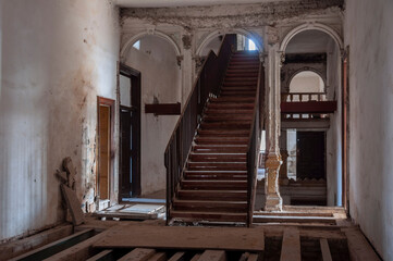 Obraz premium Abandoned Historic Palace in Eastern Europe