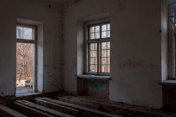 Fototapeta premium Abandoned Historic Palace in Eastern Europe