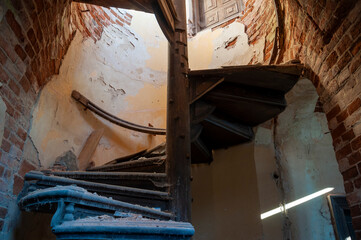 Obraz premium Abandoned Historic Palace in Eastern Europe