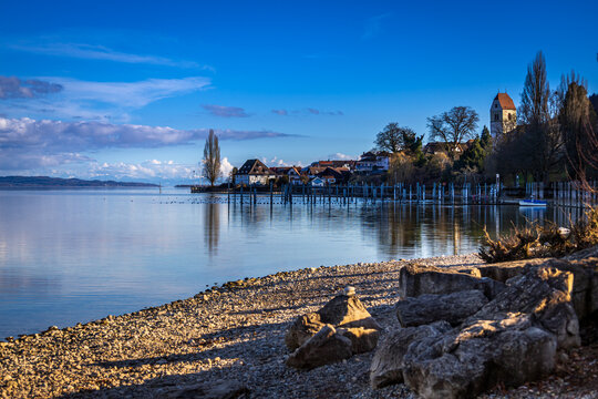 Bodman am Bodensee an einem sch&ouml;nen klaren Wintertag