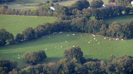 la campagne Bretonne de Gou&eacute;zec &agrave; Spezet vu de montgolfi&egrave;re en Finist&egrave;re France