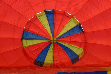 Gonflage d'une montgolfi&egrave;re