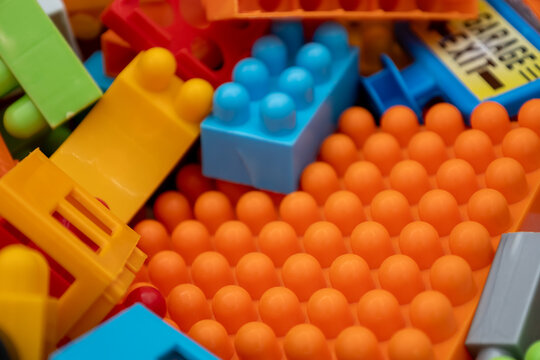 Colorful interlocking plastic bricks, educational toys for kids