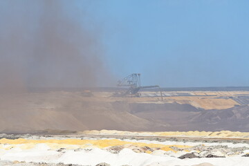 Aussichtspunkt Tagebau Welzow-S&uuml;d bei starkem Wind