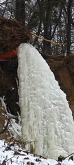 Wasserfall im Winter erstarrt
