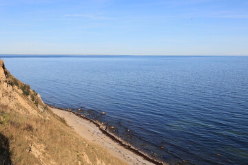 Fototapeta premium Blick von der Steilküste von Boltenhagen in Mecklenburg-Vorpommern auf die Ostsee