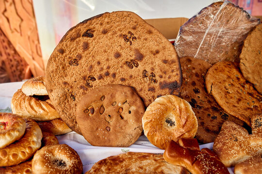 Delicious traditional Uzbek bread lepyoshka