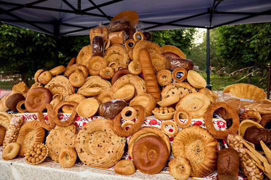 Delicious traditional Uzbek bread lepyoshka