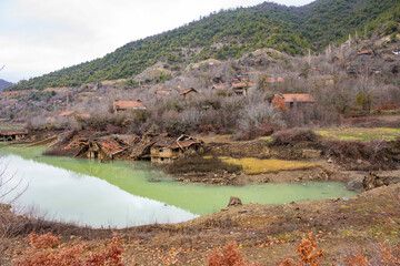 Small Darıb&uuml;k&uuml; village flooded with dam waters despite locals&rsquo; pending legal case. A small village in the southern province of Isparta was flooded by water from a dam after the facility and three othe