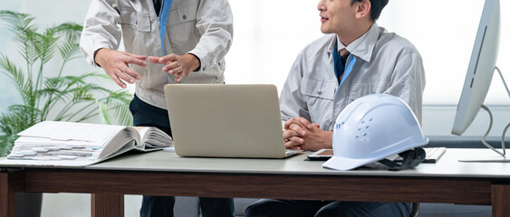 作業着を着た男性