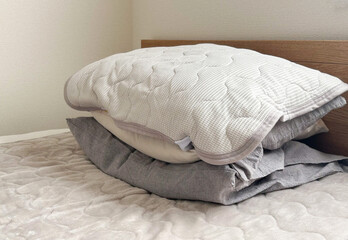 三つを重ねる枕