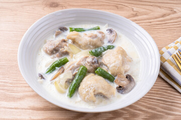 チキンフリカッセ