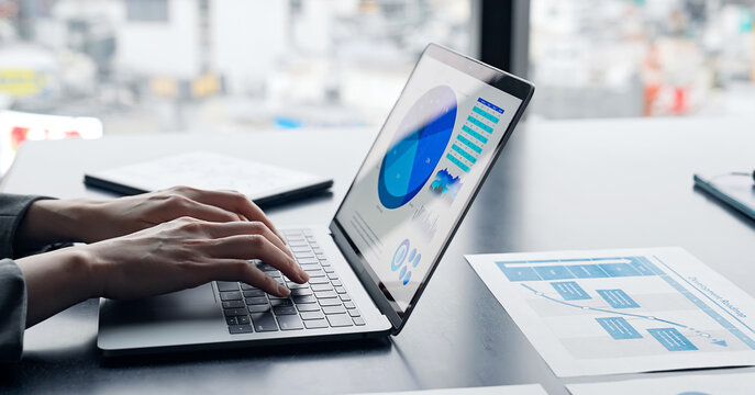 business, document, desk work, woman, typing, laptop, PC, office work, back office, screen, report, input, research, marketing, accounting, financial statement, proposal, data, survey, graph, chart, I