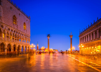 Obraz premium Square San Marco with two columns at night, Venice, Italy