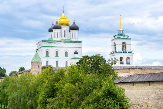 View of the Pskov Kremlin (Krom), the Velikaya River, Pskov, Russia