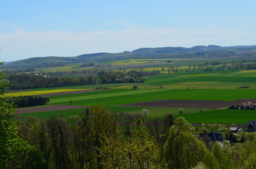 Widok ze Wzgórz Kiełczyńskich w kierunku Karkonoszy © Ewa
