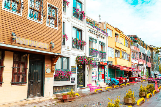 A cozy narrow street with colorful houses in the Sultanahmet district.