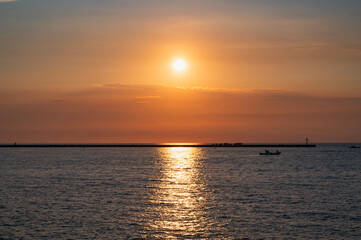 新潟　日本海の夕景（柏崎 潮風公園から）