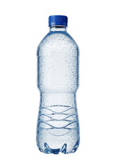 Naklejka premium A premium plastic bottle of mineral water with condensation and a blue cap on a transparent background with copy space. Concept for beverage advertising