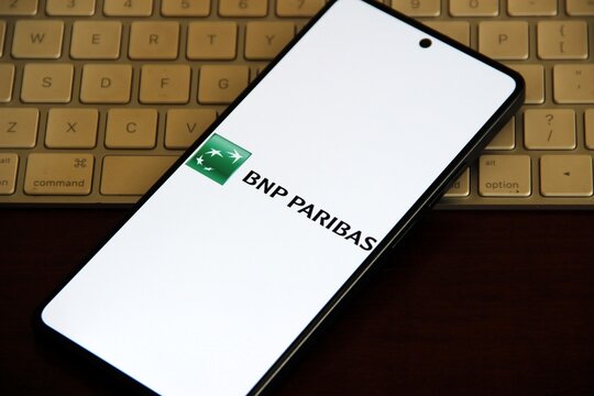 BNP Paribas - Grupo banc&aacute;rio e financeiro, com sede na Fran&ccedil;a e l&iacute;der na Uni&atilde;o Europeia. Com presen&ccedil;a global em mais de 60 pa&iacute;ses, o banco atua em banca comercial.