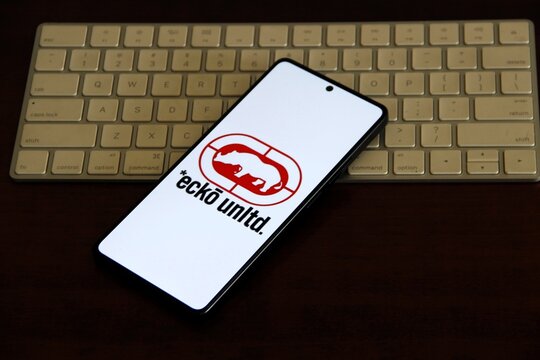 Ecko Unltd - Eckō Unltd - Marca global de roupas urbanas (streetwear), famosa pelo seu logotipo de rinoceronte, criada por Marc Ecko em 1993, representando a cultura jovem, grafite, hip-hop e esportes