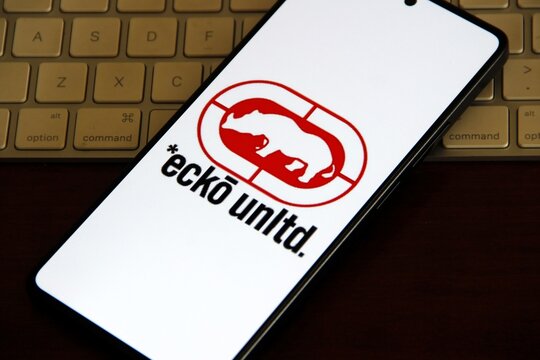 Ecko Unltd - Eckō Unltd - Marca global de roupas urbanas (streetwear), famosa pelo seu logotipo de rinoceronte, criada por Marc Ecko em 1993, representando a cultura jovem, grafite, hip-hop e esportes