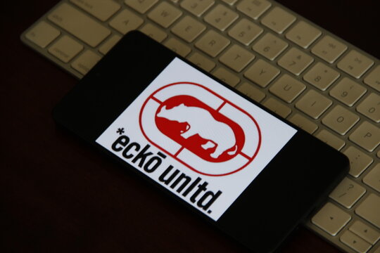 Ecko Unltd - Eckō Unltd - Marca global de roupas urbanas (streetwear), famosa pelo seu logotipo de rinoceronte, criada por Marc Ecko em 1993, representando a cultura jovem, grafite, hip-hop e esportes