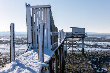 Carrelet enneigé de la Baie de Yves, Charente Maritime, France © jujud3100