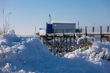 Carrelet enneigé de la Baie de Yves, Charente Maritime, France © jujud3100