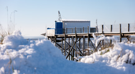 Carrelet enneigé de la Baie de Yves, Charente Maritime, France © jujud3100