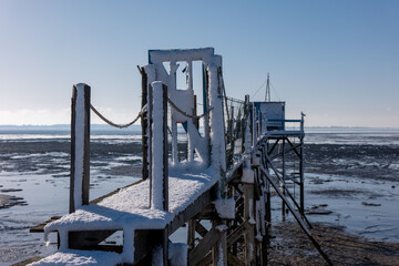 Carrelet enneigé de la Baie de Yves, Charente Maritime, France © jujud3100