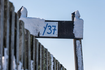 Carrelet enneigé de la Baie de Yves, Charente Maritime, France © jujud3100
