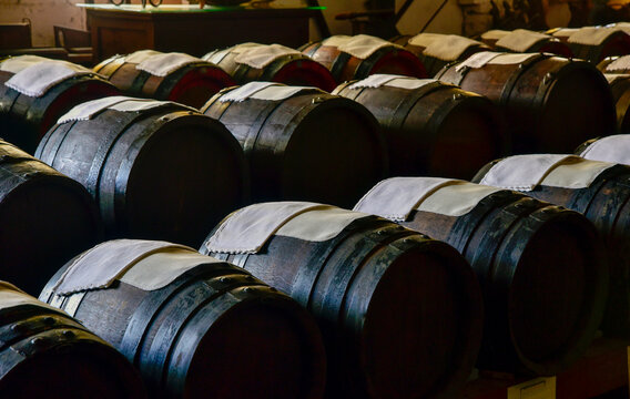 Acetaia, botti di aceto balsamico